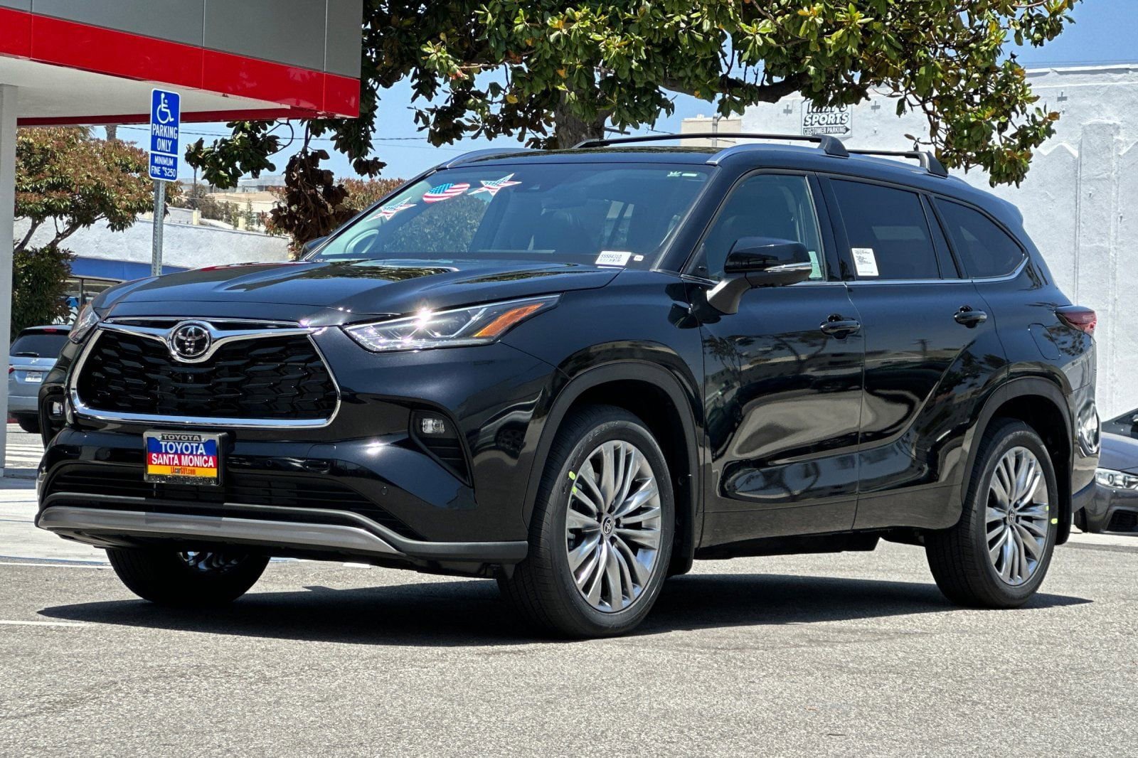 New 2025 Toyota Highlander Platinum AWD/4WD image 6