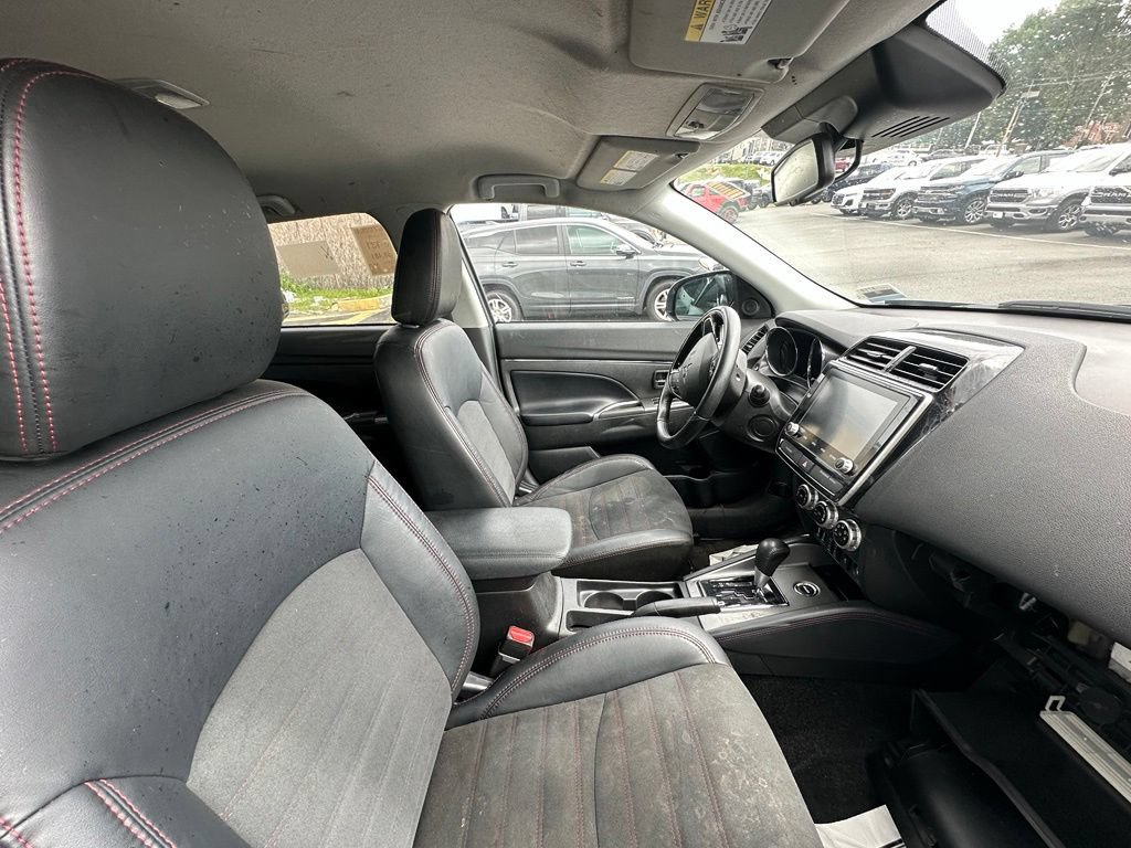 Used 2023 Mitsubishi Outlander Sport SE AWD/4WD image 3