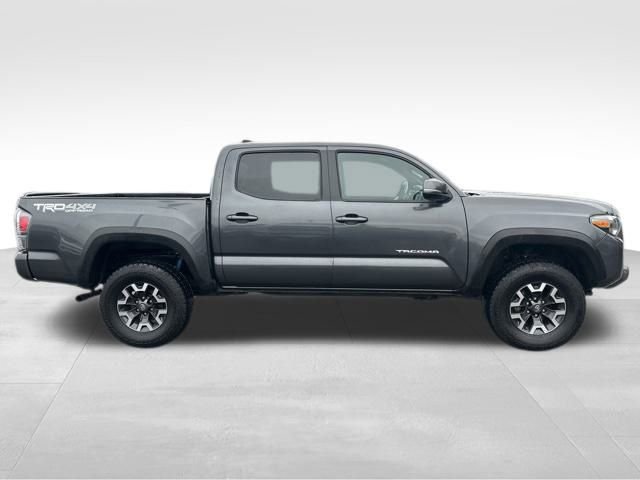 Used 2022 Toyota Tacoma TRD Off-Road w/ Technology Package image 10