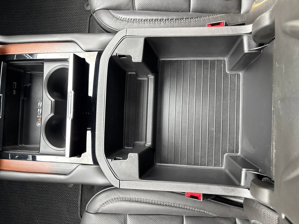 Certified 2025 GMC Yukon Denali AWD/4WD image 24
