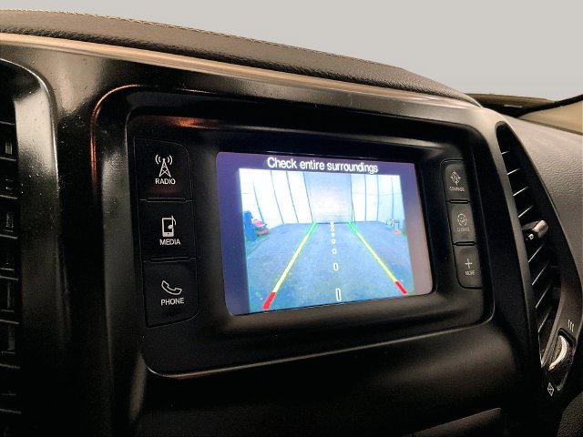Used 2018 Jeep Cherokee Latitude w/ Cold Weather Group AWD/4WD image 21