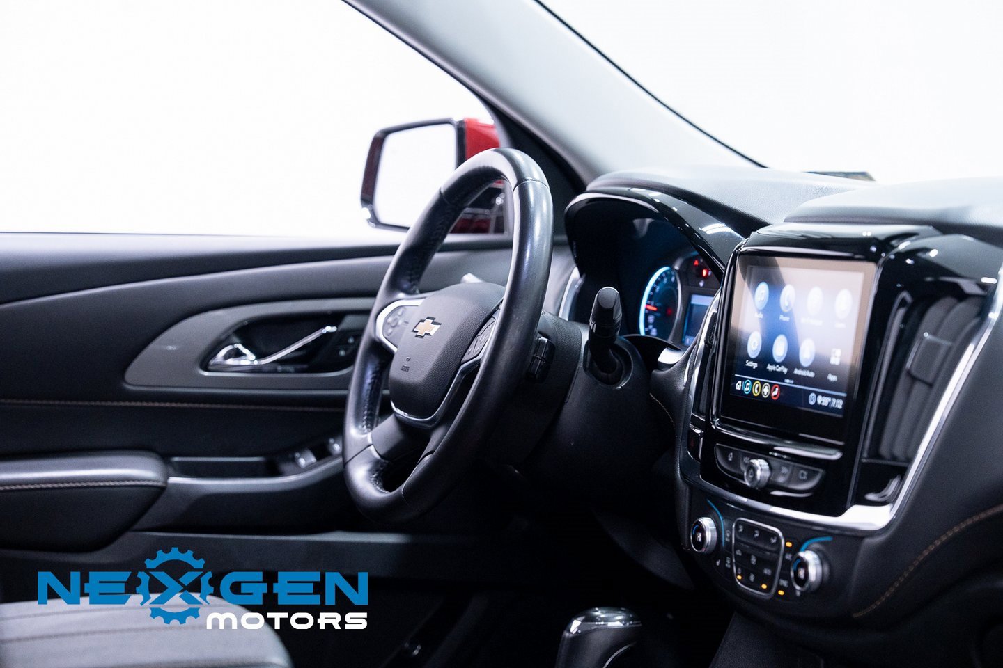 Used 2020 Chevrolet Traverse LT image 48