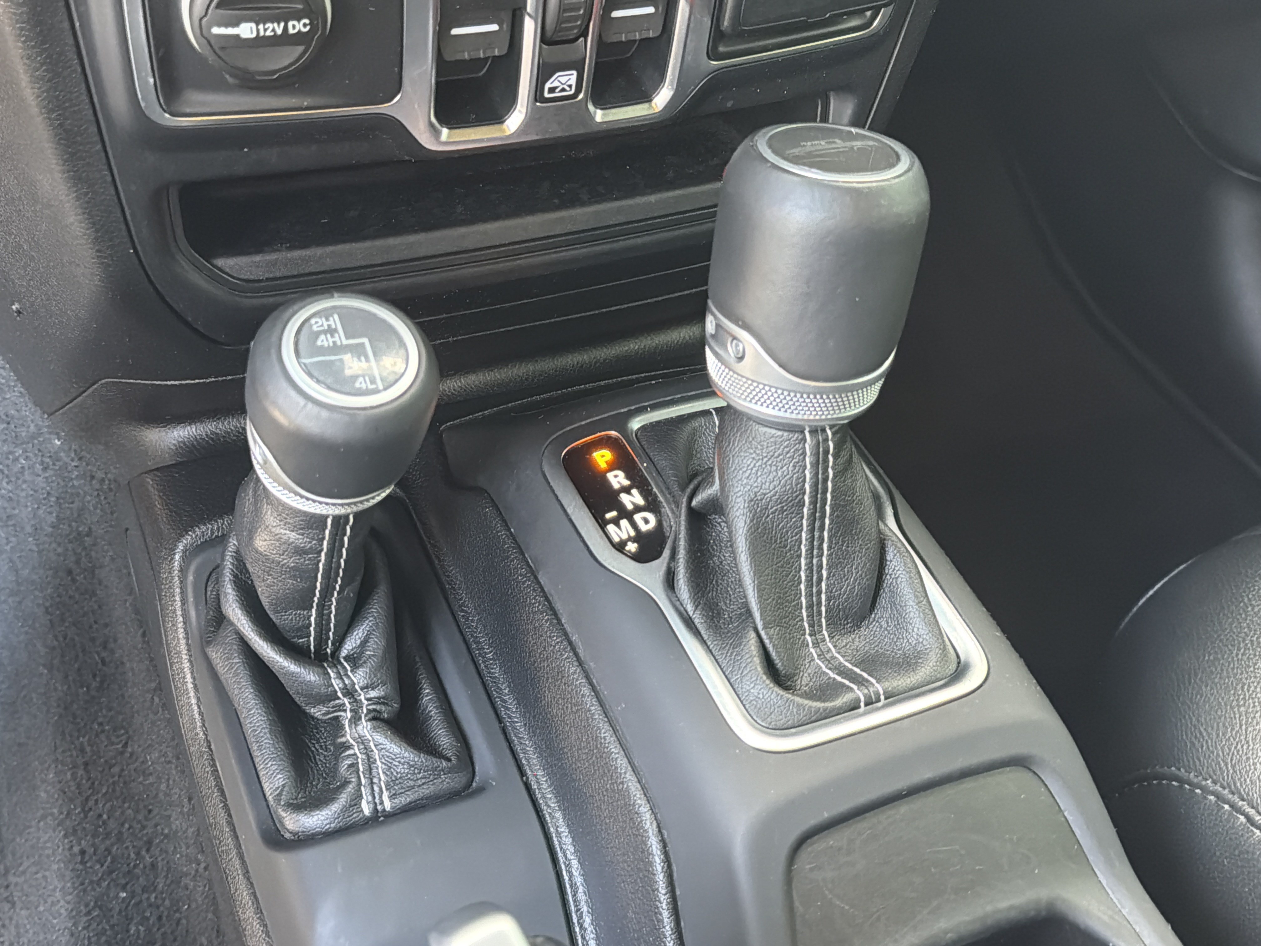 Used 2020 Jeep Gladiator Overland AWD/4WD image 30