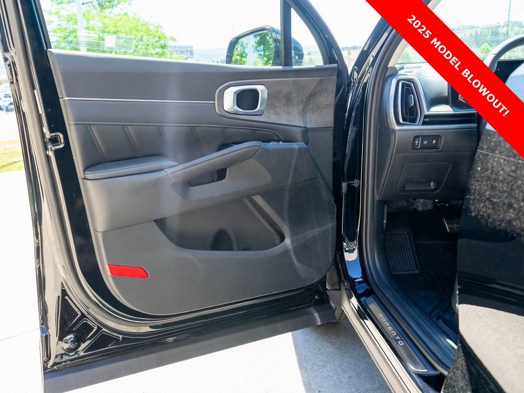 New 2025 Kia Sorento SX image 17