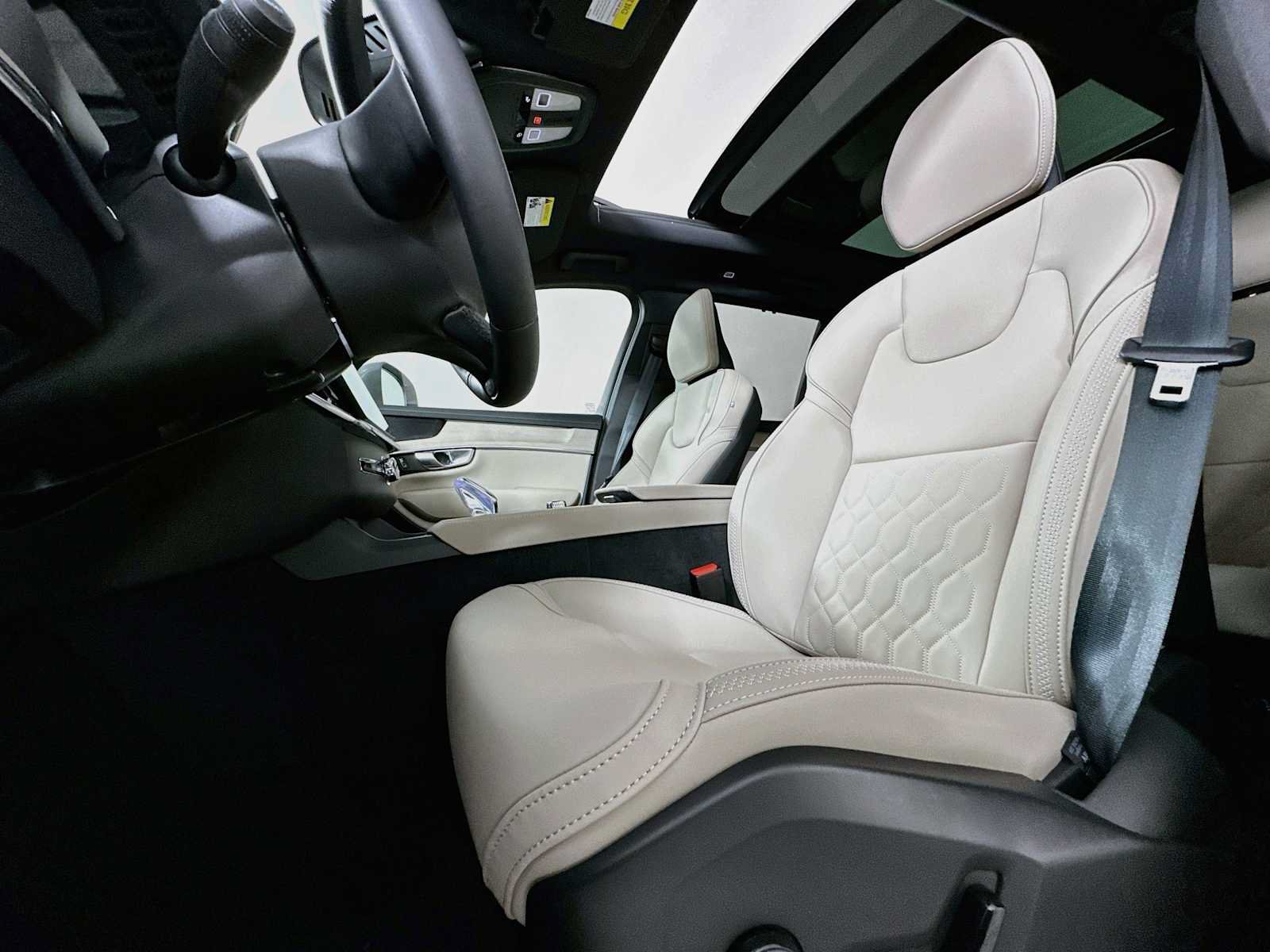 New 2027 Volvo XC90 B6 Plus AWD/4WD image 18