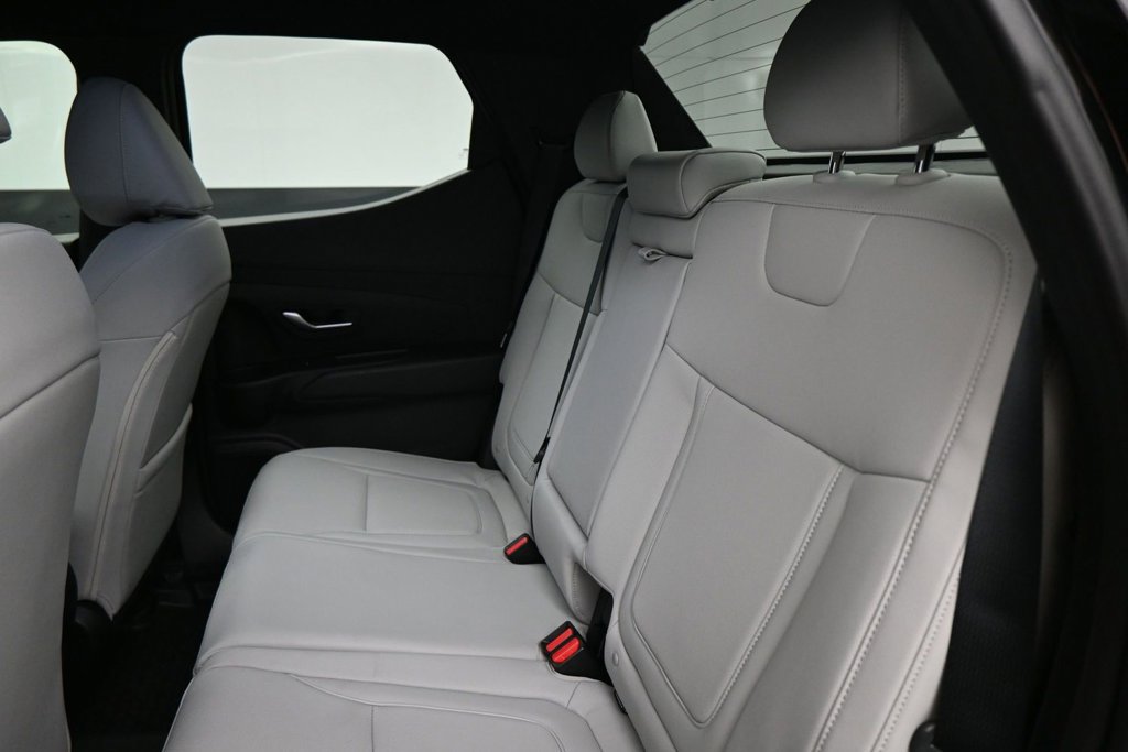 Used 2025 Hyundai Santa Cruz SEL FWD image 14