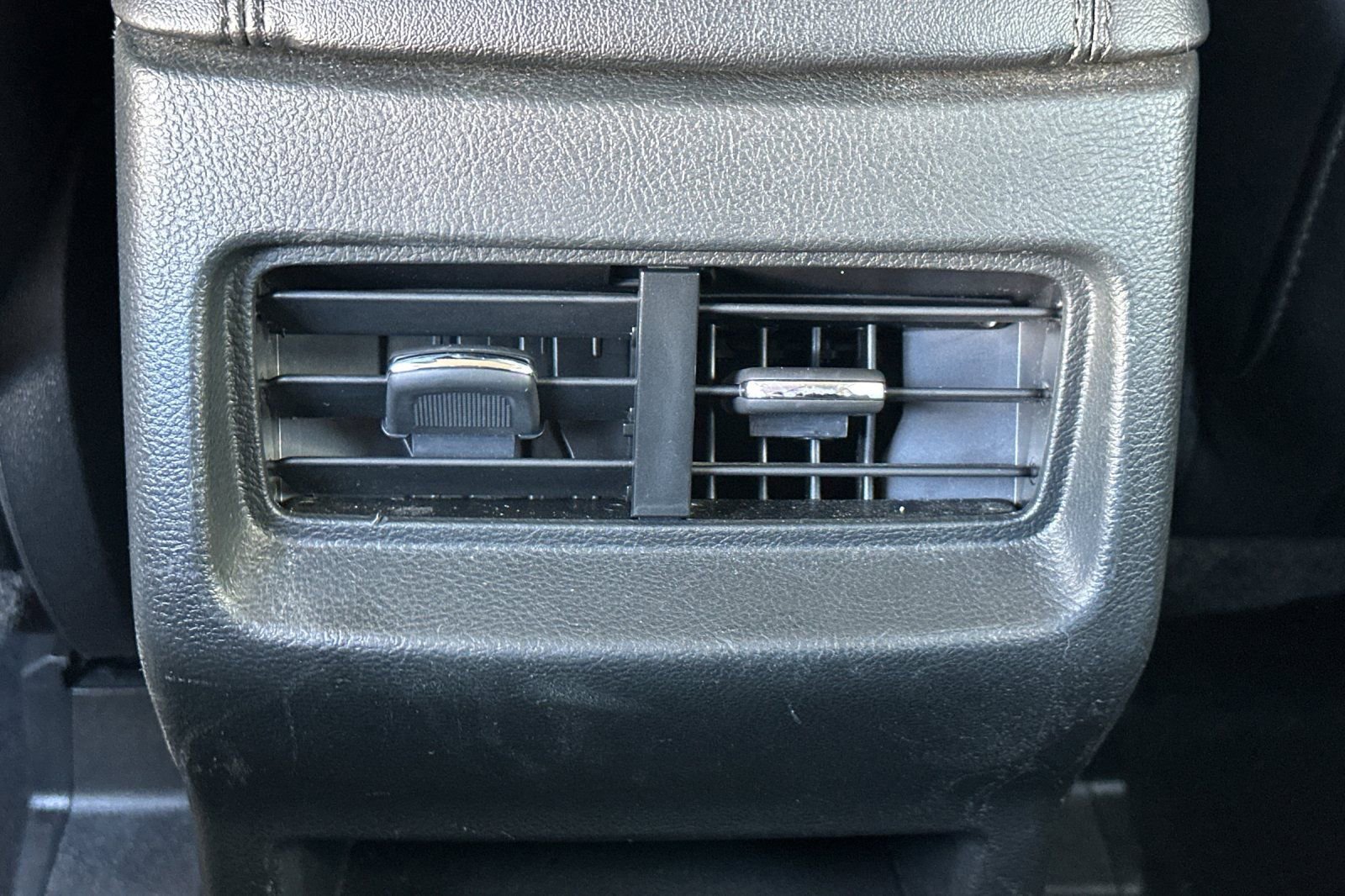 Used 2024 Ford Edge SEL image 43