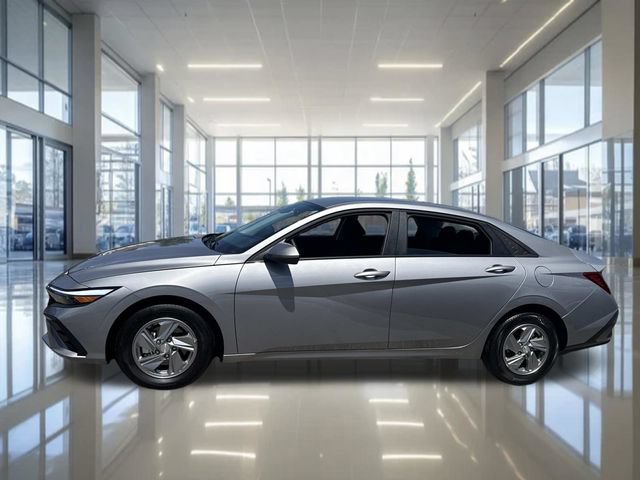 Certified 2026 Hyundai Elantra SE FWD image 7