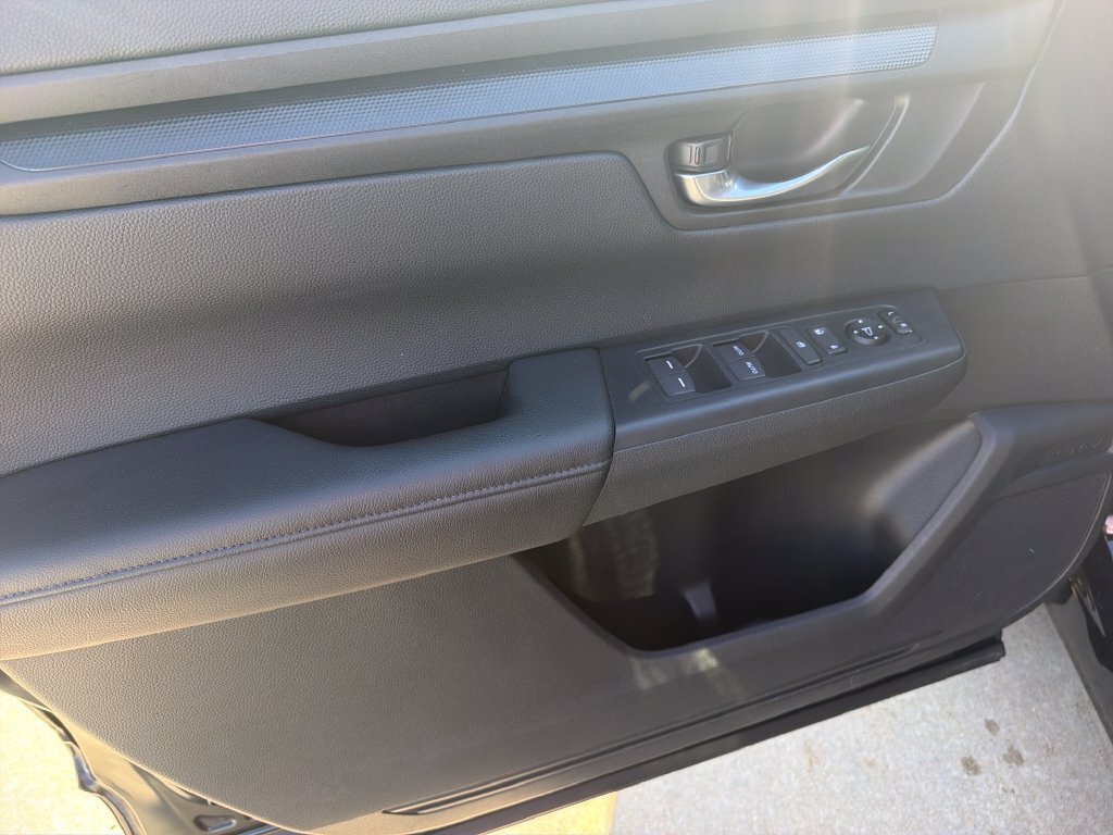 Certified 2025 Honda CR-V EX image 4
