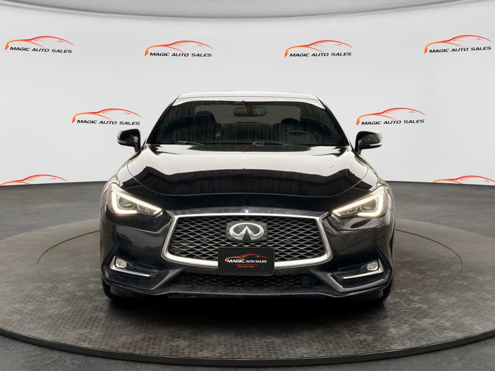 Used 2018 INFINITI Q60 3.0t Luxe w/ Sensory Package 3.0T Luxe image 3