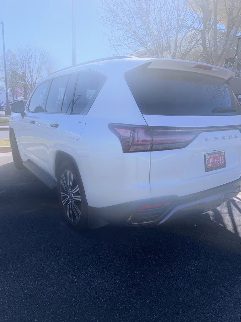 Certified 2024 Lexus LX 600 4WD w/ Appearance Package image 2