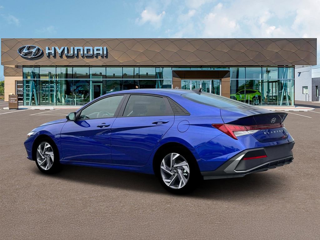 New 2025 Hyundai Elantra SEL FWD image 4