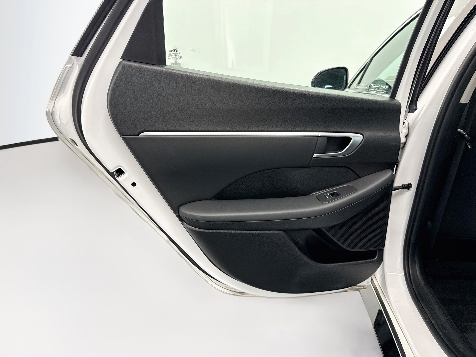 Used 2025 Hyundai Sonata SEL FWD image 27