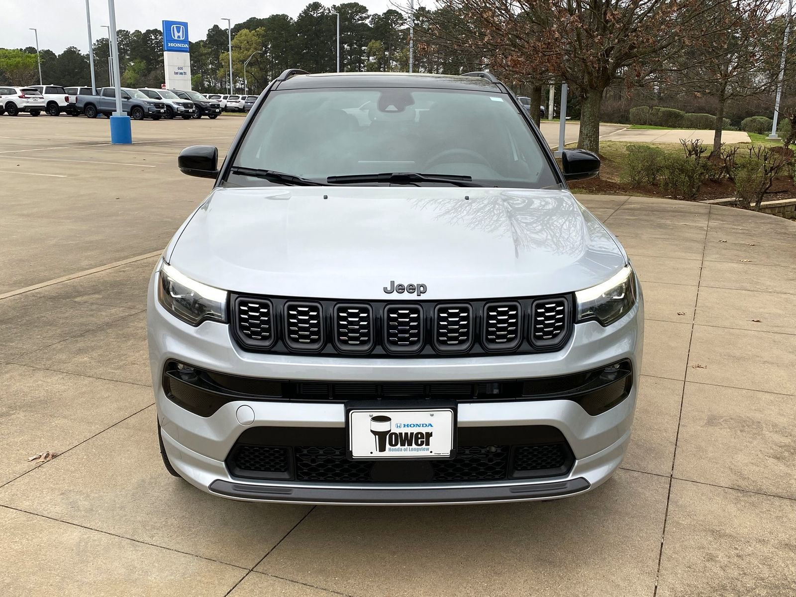 Used 2024 Jeep Compass Limited w/ High Altitude Package image 2