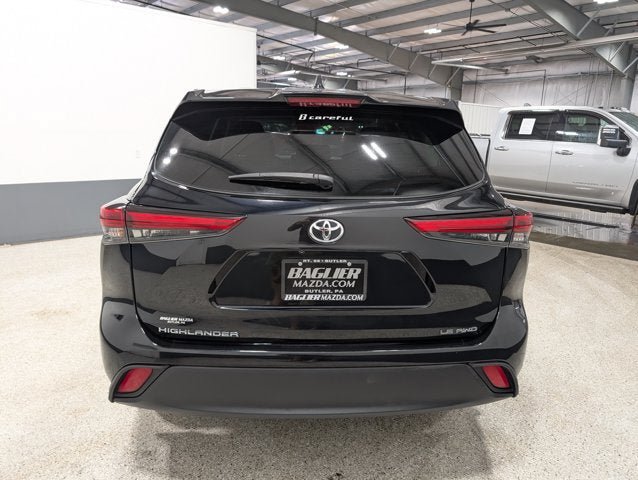 Used 2021 Toyota Highlander LE AWD/4WD image 4