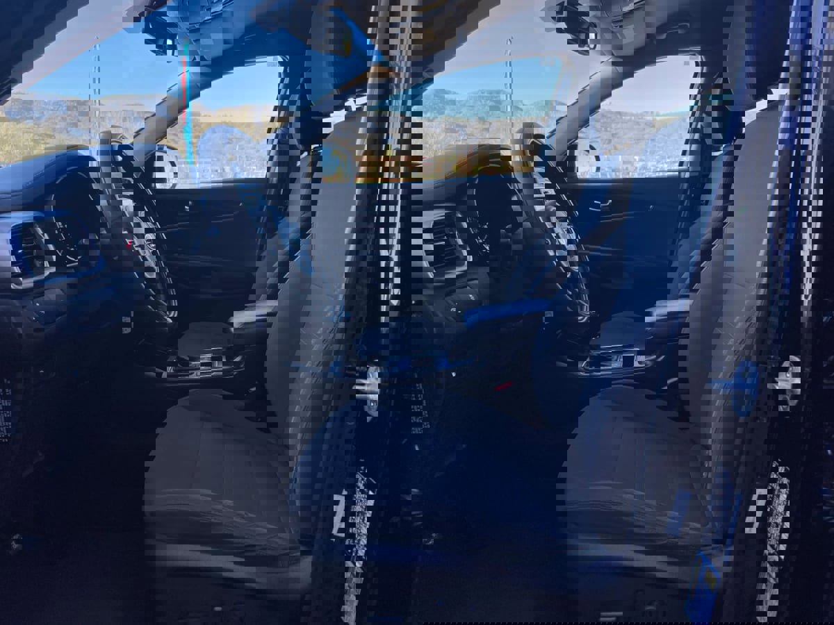 Used 2016 Kia Sorento LX w/ LX Convenience Package image 11