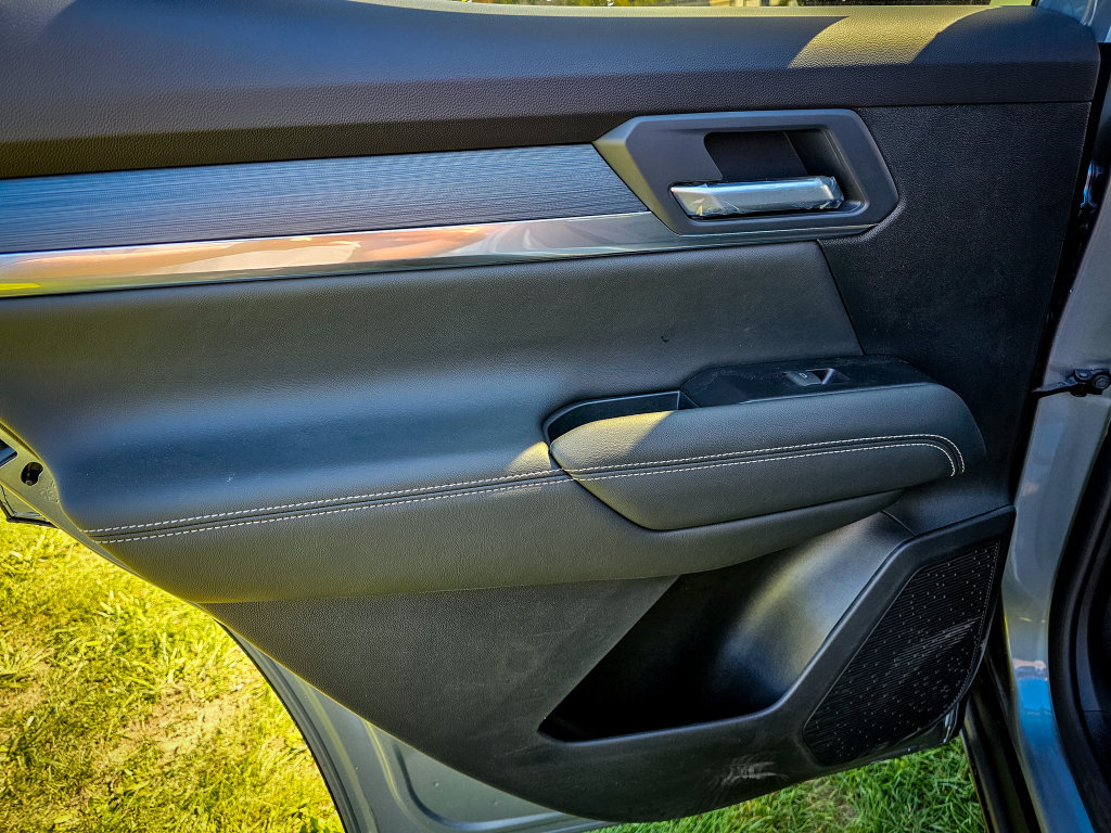 New 2027 GMC Terrain Elevation w/ Elevation Premium Package AWD/4WD image 30
