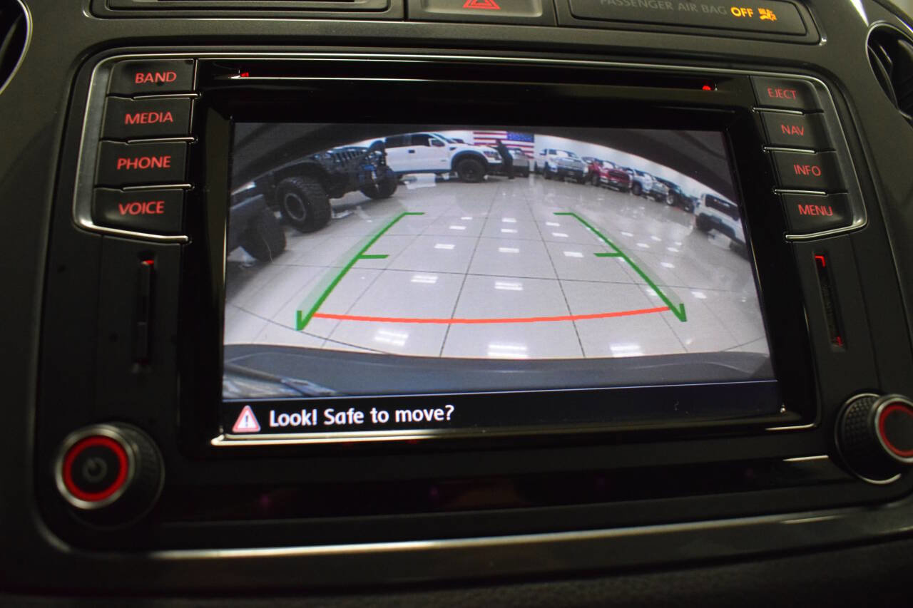 Used 2016 Volkswagen Tiguan SE image 32