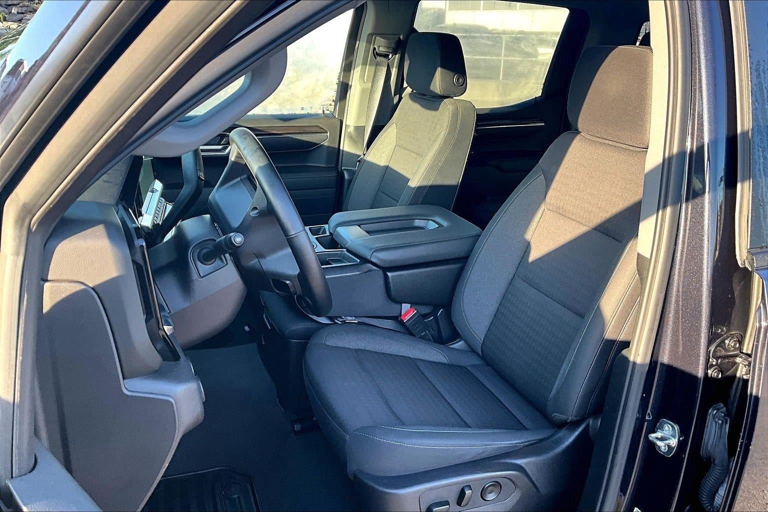 Used 2024 Chevrolet Silverado 1500 LT AWD/4WD image 20