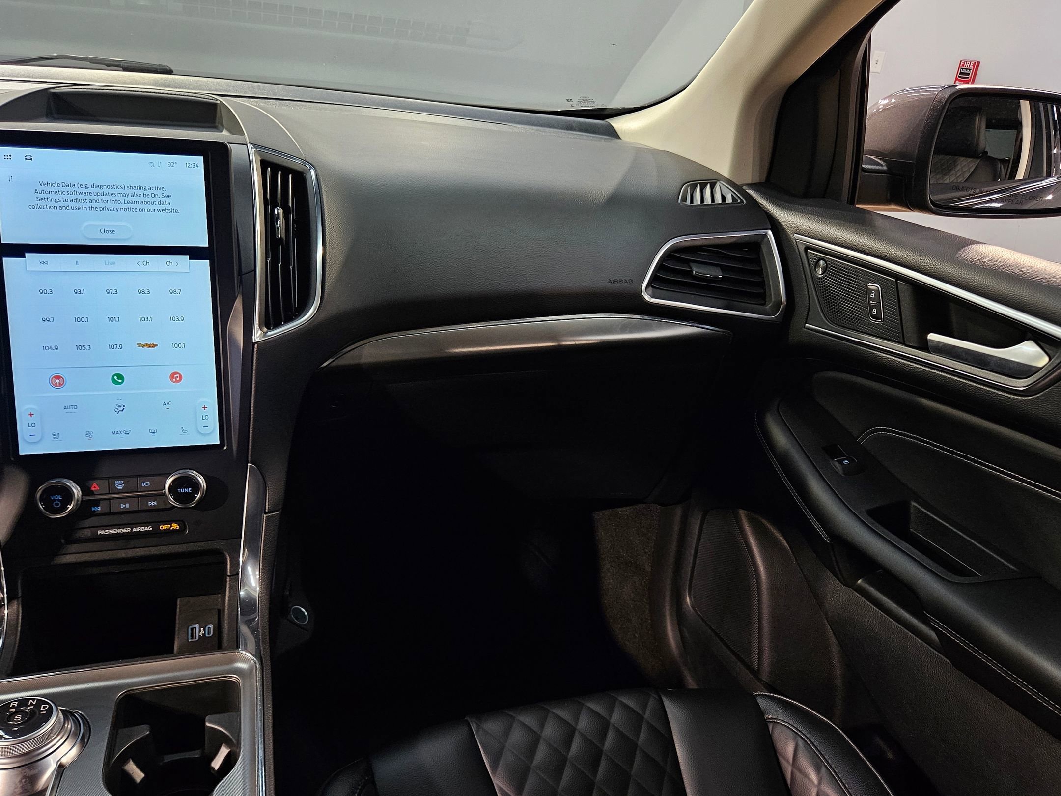 Used 2024 Ford Edge Titanium image 11