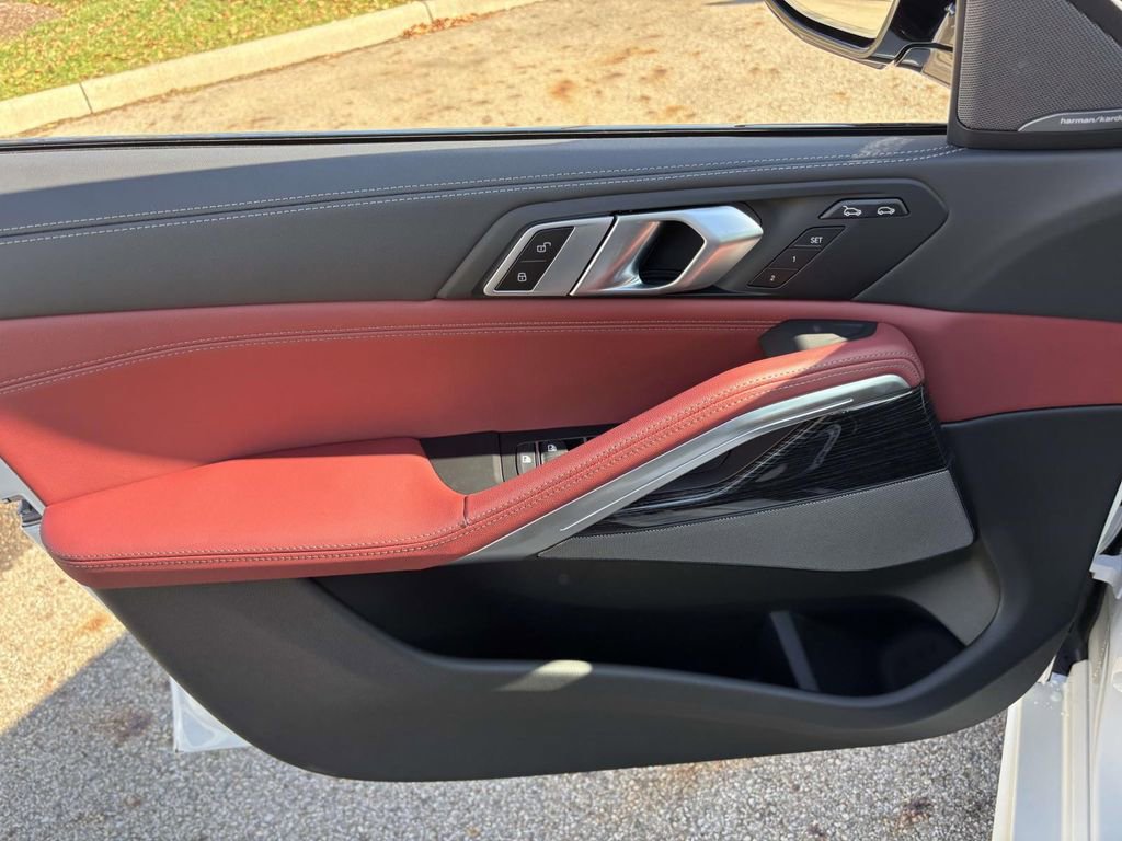 New 2026 BMW X6 xDrive40i w/ Premium Package image 11