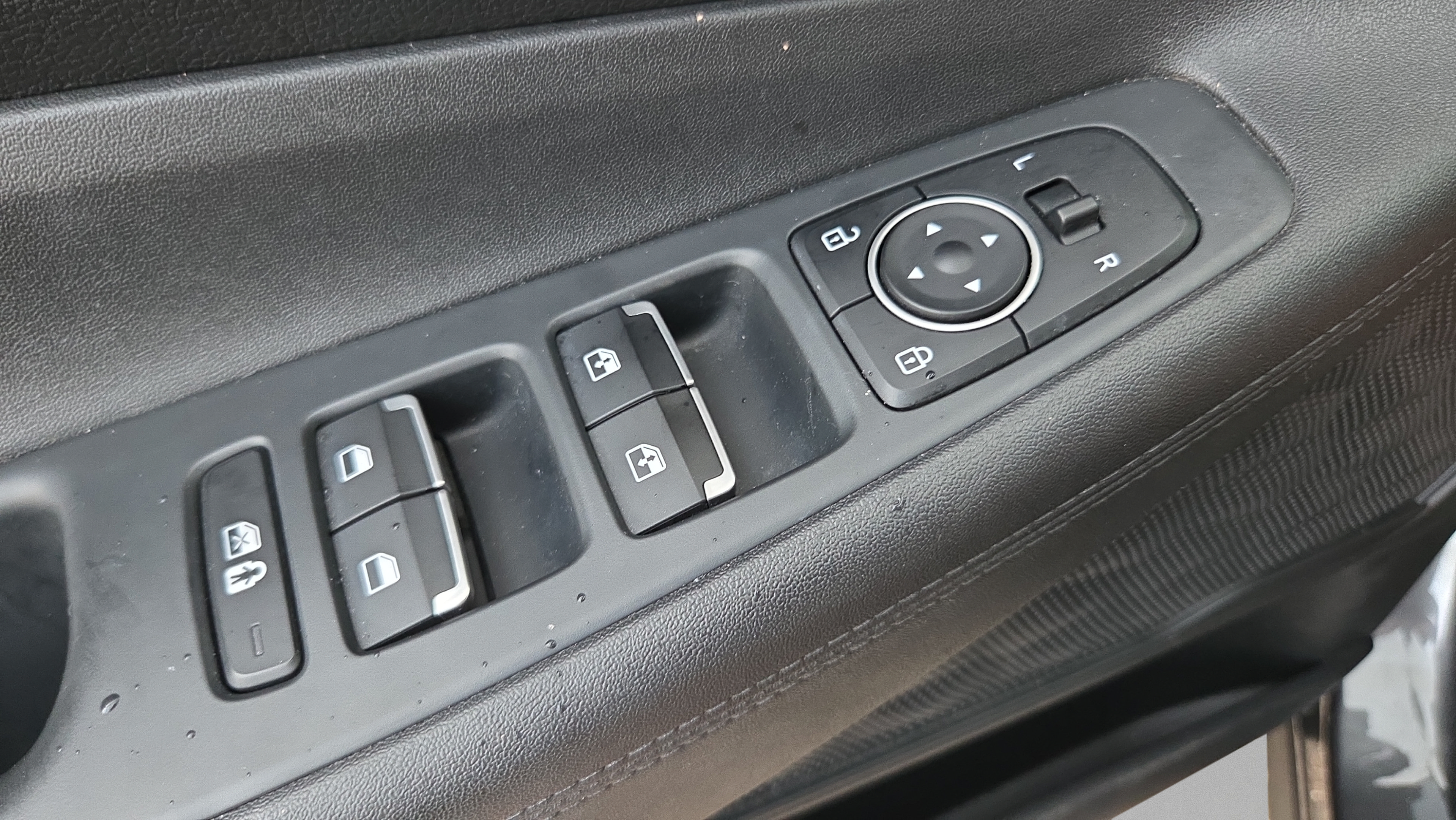 Used 2023 Hyundai Santa Fe SEL FWD image 28