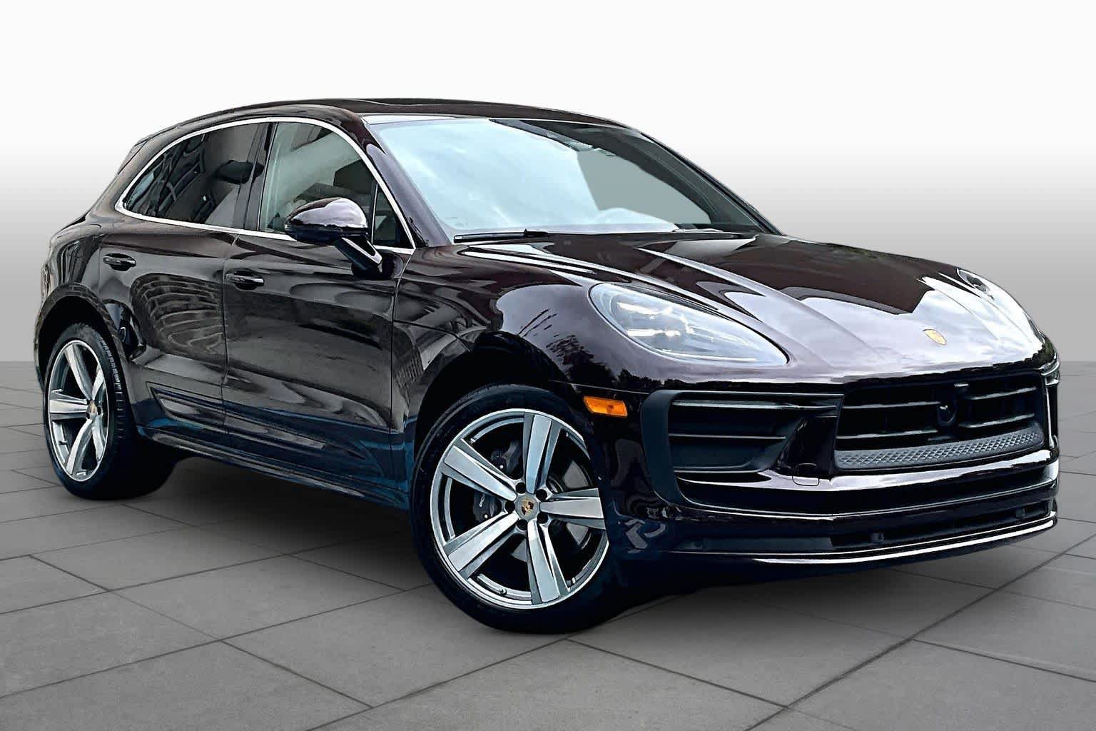 Used 2023 Porsche Macan AWD/4WD image 3
