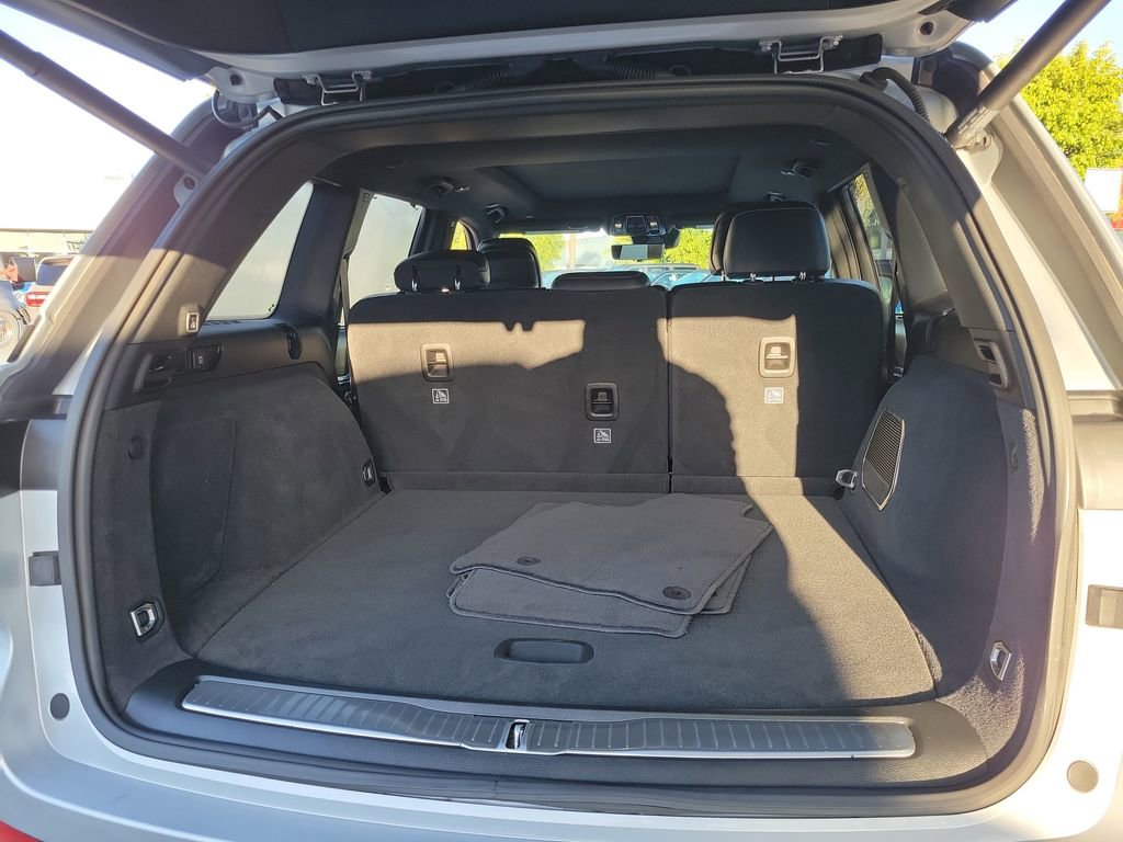 Used 2023 Jeep Grand Cherokee Overland w/ Advanced Protech Group III image 15