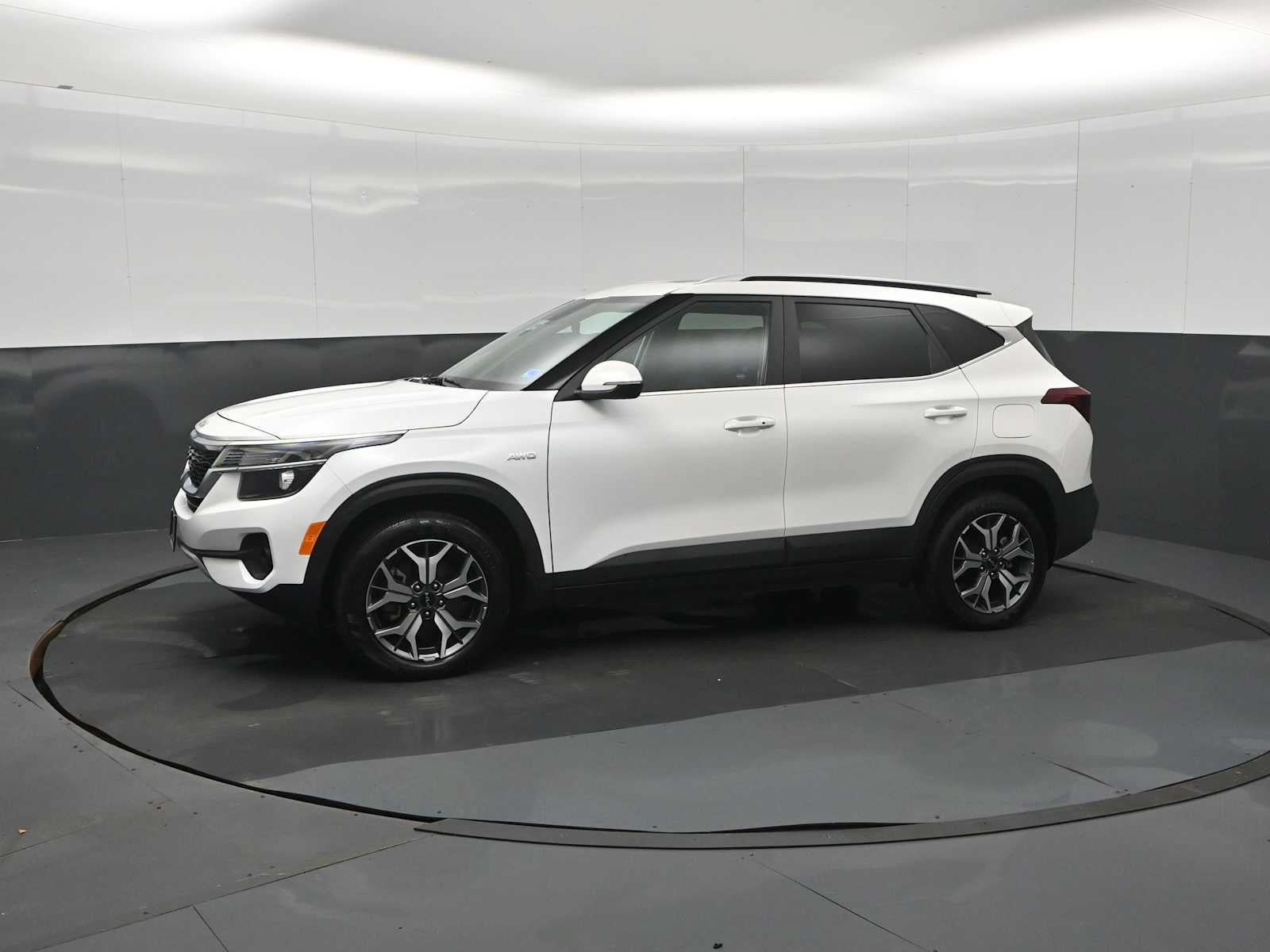 Used 2023 Kia Seltos EX AWD/4WD image 4