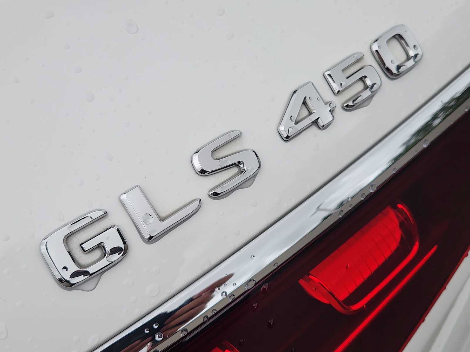 Used 2025 Mercedes-Benz GLS 450 4MATIC image 11