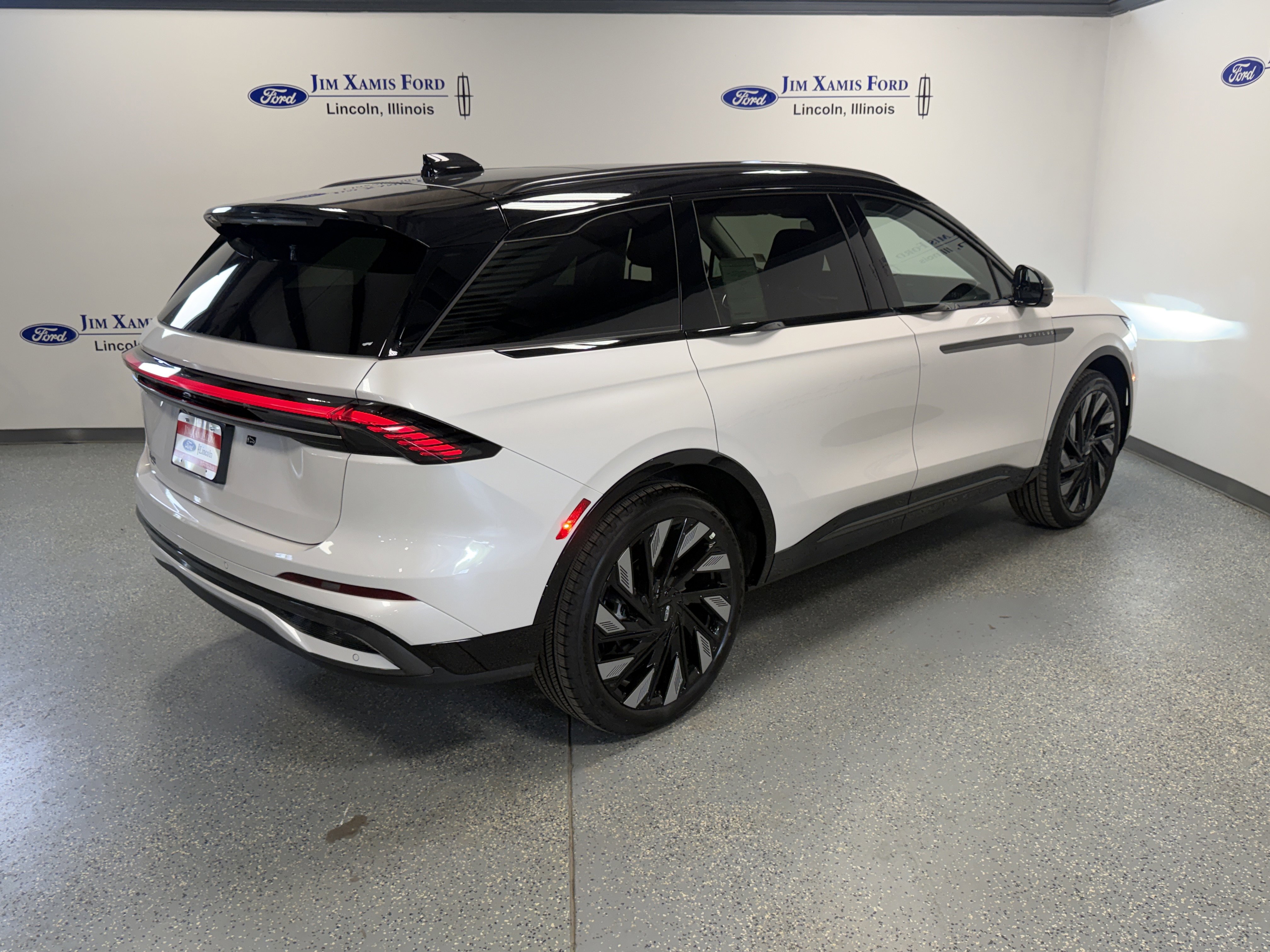 New 2026 Lincoln Nautilus Reserve w/ Jet Appearance Package AWD/4WD image 35