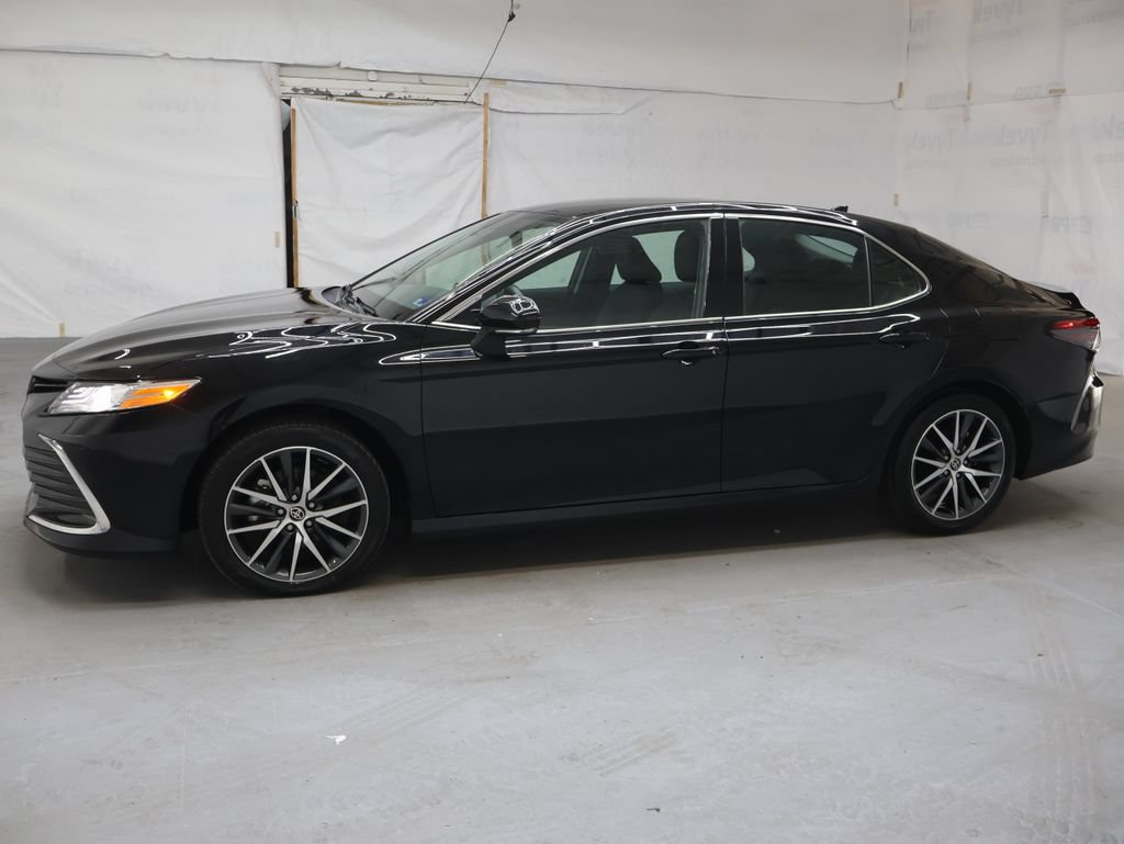 Used 2024 Toyota Camry XLE FWD image 4