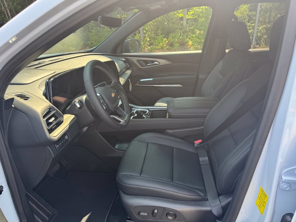 New 2026 Chevrolet Traverse LT w/ Driver Confidence Package AWD/4WD image 13