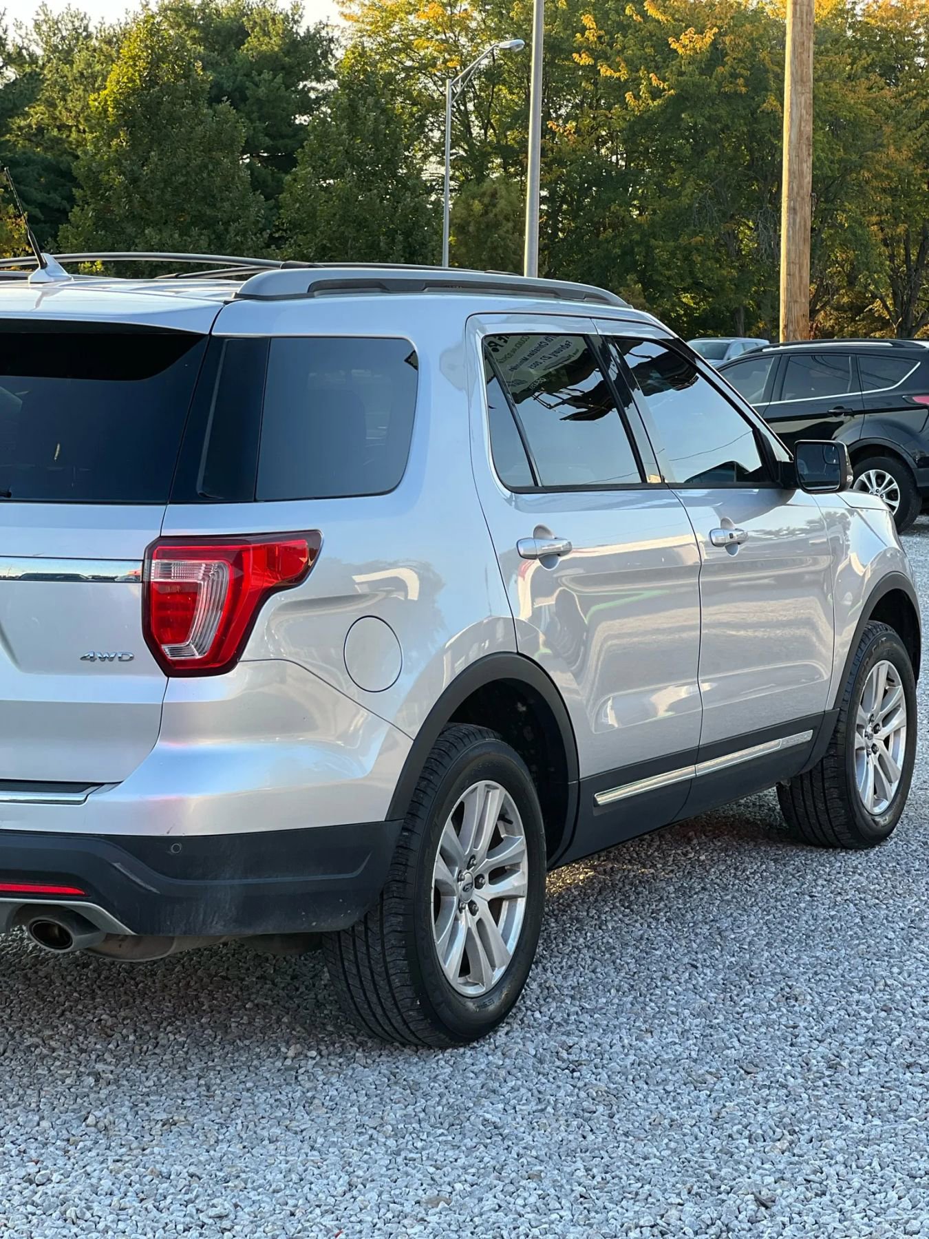 Used 2018 Ford Explorer XLT w/ Equipment Group 202A image 5