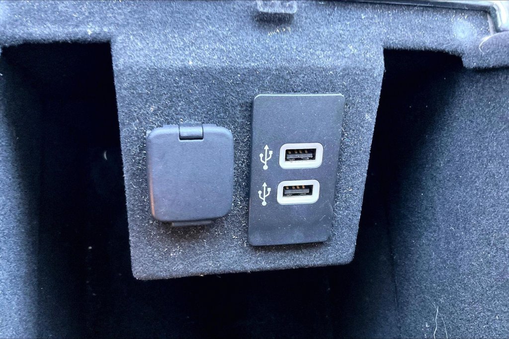 Used 2016 Lincoln Navigator L Select RWD image 18