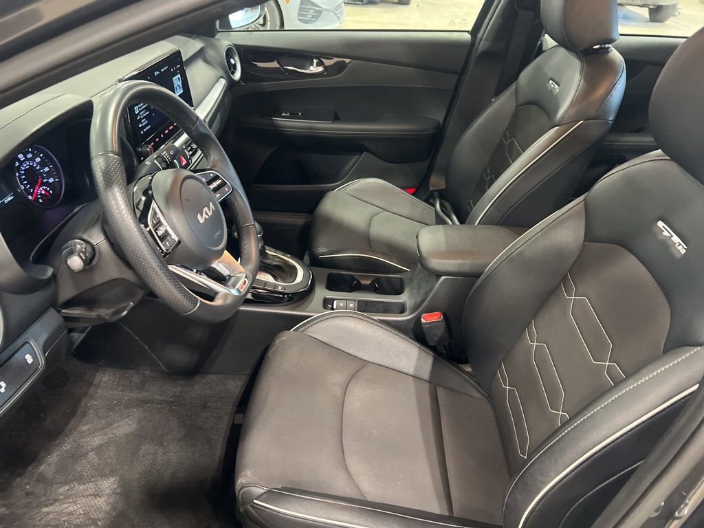 Certified 2024 Kia Forte GT-Line image 4