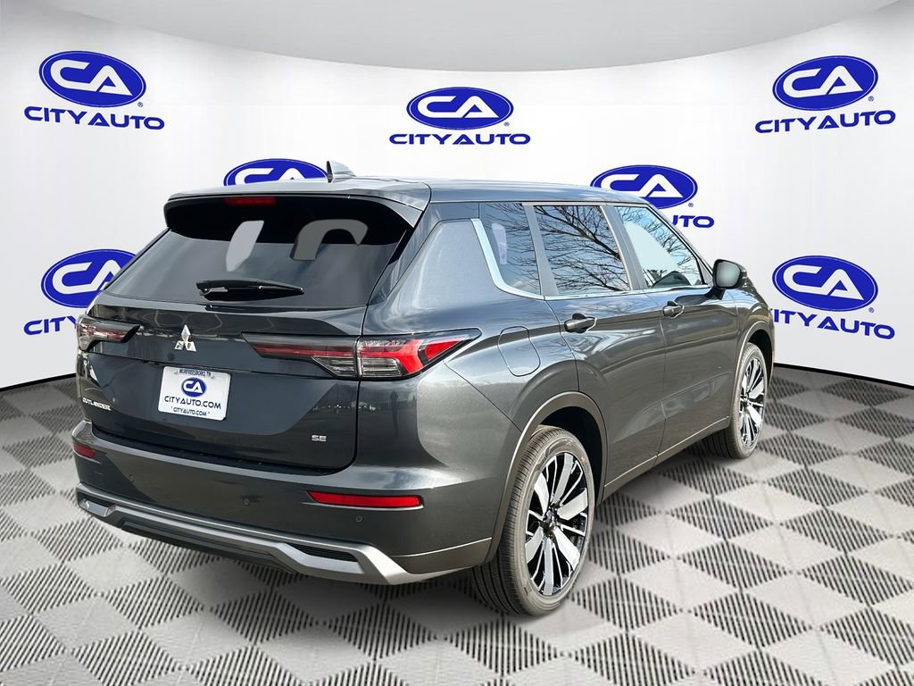 New 2026 Mitsubishi Outlander SE FWD image 3