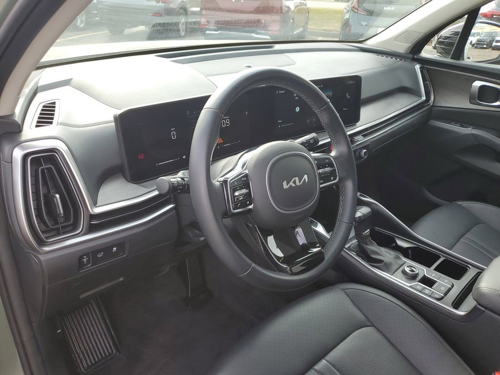Used 2025 Kia Sorento X-Line EX image 13