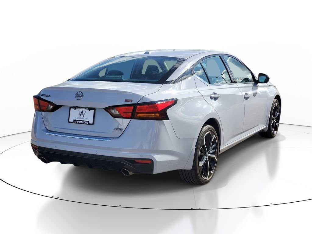 Used 2023 Nissan Altima 2.5 SR AWD/4WD image 4