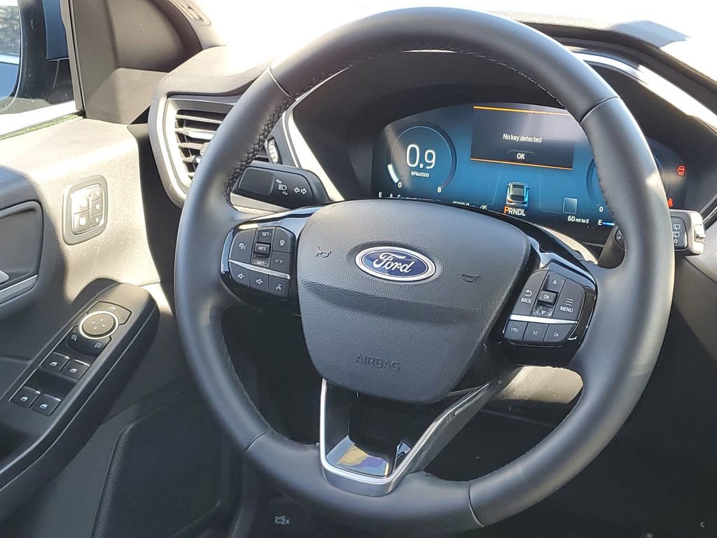 Certified 2025 Ford Escape Platinum image 30