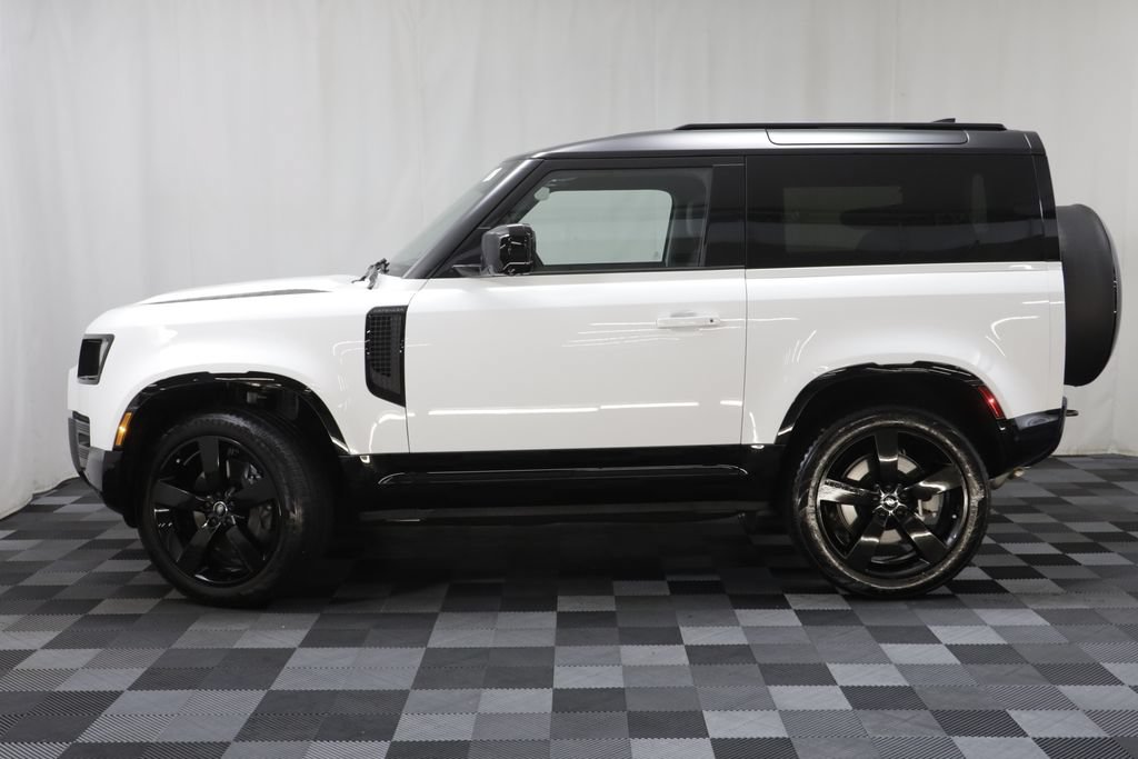 Certified 2025 Land Rover Defender 90 X-Dynamic SE AWD/4WD image 4