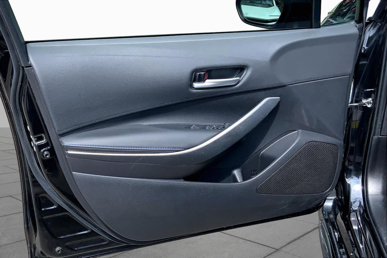 Used 2020 Toyota Corolla SE FWD image 22