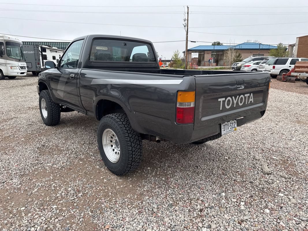 Used 1989 Toyota Pickup Deluxe AWD/4WD image 5