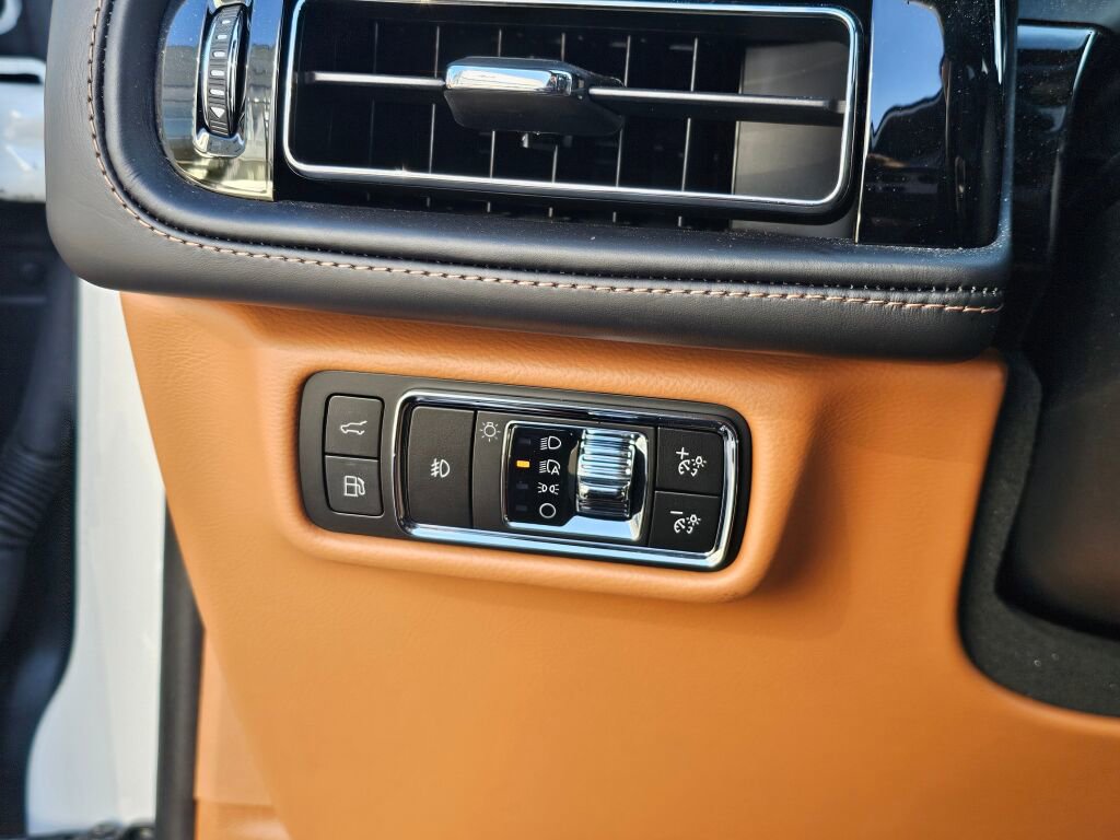 Used 2023 Lincoln Aviator Black Label Grand Touring w/ Class IV Trailer Tow Package image 31