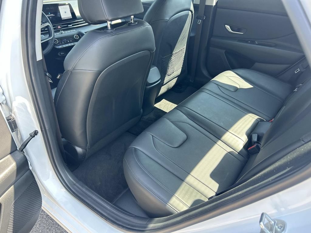 Certified 2023 Hyundai Elantra Limited FWD image 19