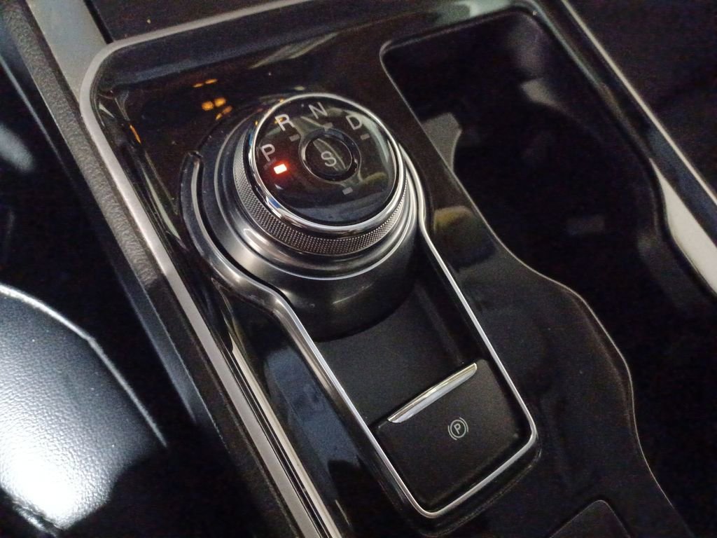 Used 2020 Ford Edge SEL image 20