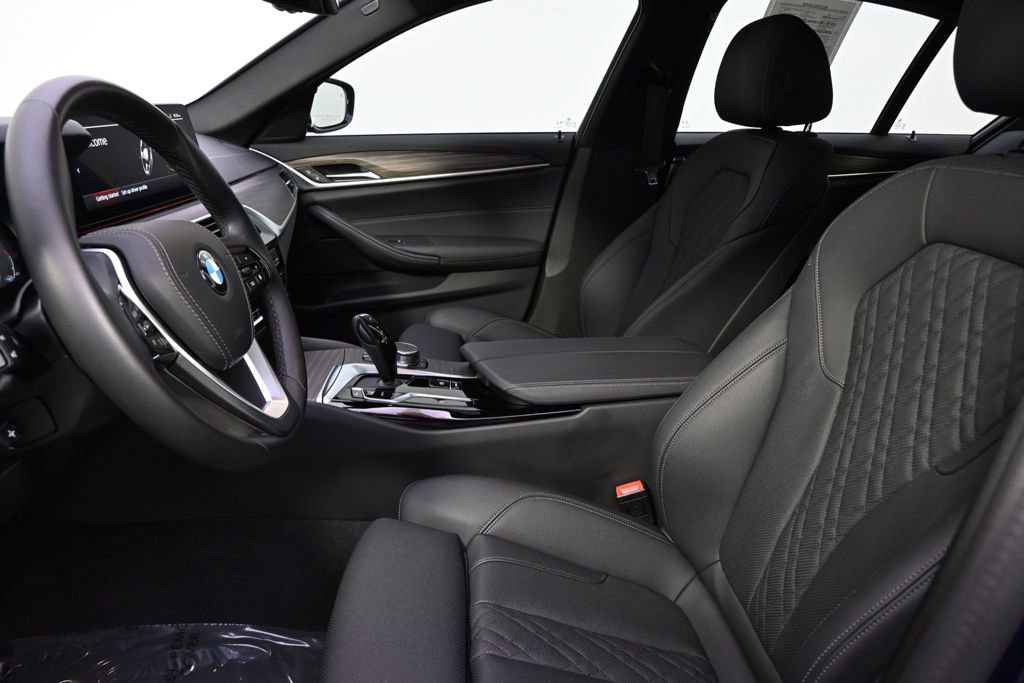 Used 2023 BMW 540i w/ Convenience Package image 13