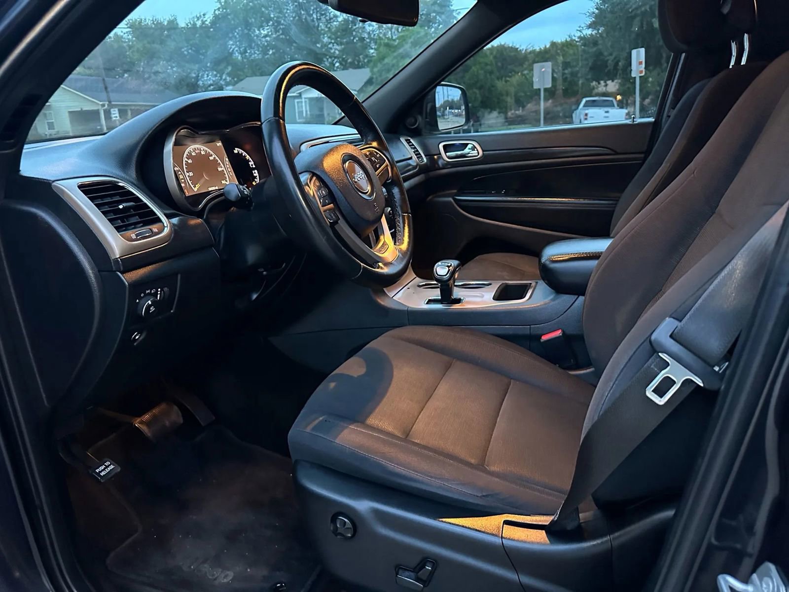 Used 2015 Jeep Grand Cherokee Laredo w/ Quick Order Package 23E image 10