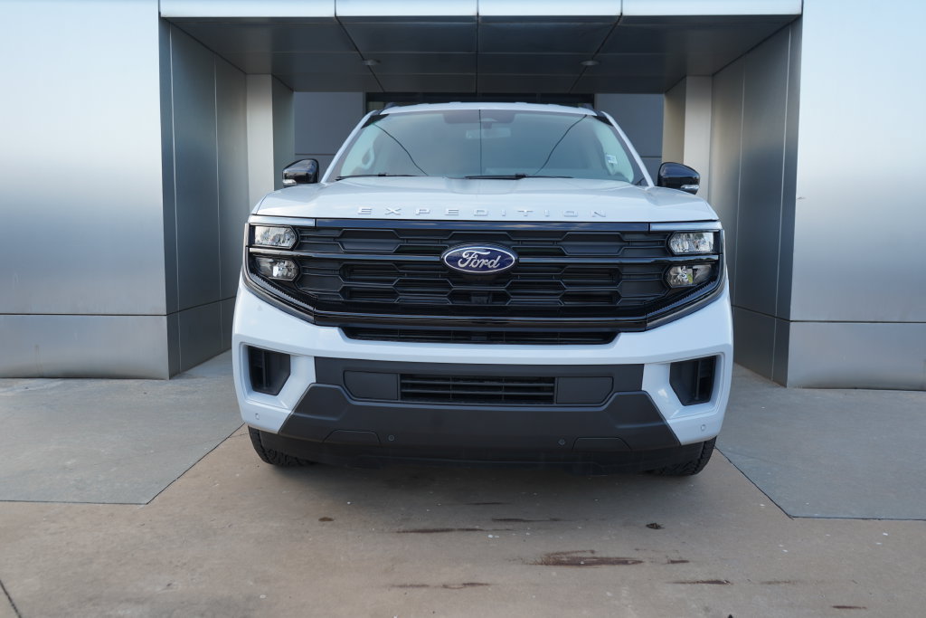 New 2026 Ford Expedition Active AWD/4WD image 4