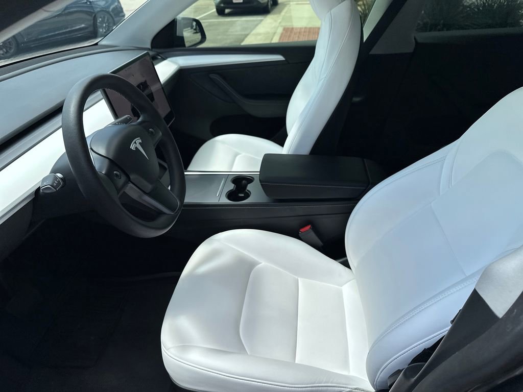 Used 2023 Tesla Model Y Long Range AWD/4WD image 17